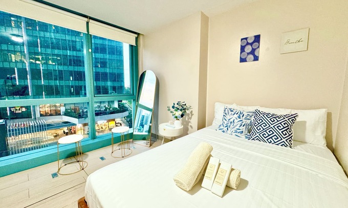 Bonifacio Global City Condo | Cozi Uptown Executive Suite BGC