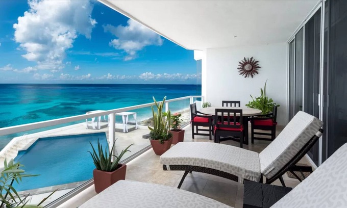 Zona Hotelera Norte Condo | Cozumel oceanfront beauty - Relax with a view