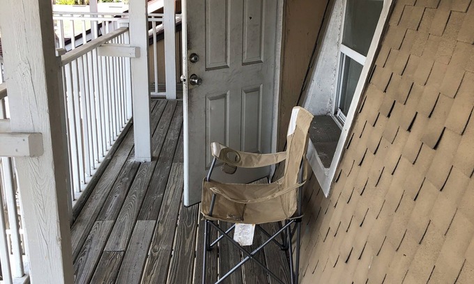 Jacksonville Beach Apartment | Cozy 1-bedroom apartment with WiFi, AC in enchanting Jacksonville Beach.