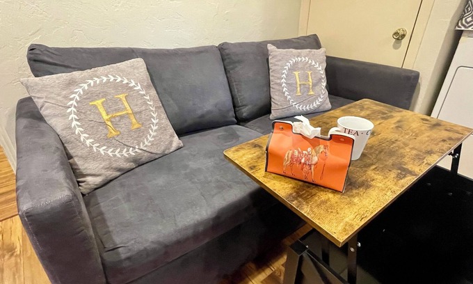 Sunnyvale West Cottage | Cozy 1 bedroom 1 bathroom in prime Sunnyvale with WiFi, AC, kitchen in redwoods
