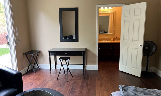 Felicita Apartment | Cozy 1-Bedroom Apartment in Serene Escondido with WiFi