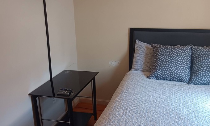 Bushwick Apartment | Cozy 1-bedroom apartment in enjoyable Brooklyn with Tv, WiFi, AC