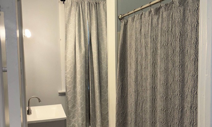 Trenton Apartment | Cozy 1-bedroom apartment in Historic Mill Hill with AC, WiFi