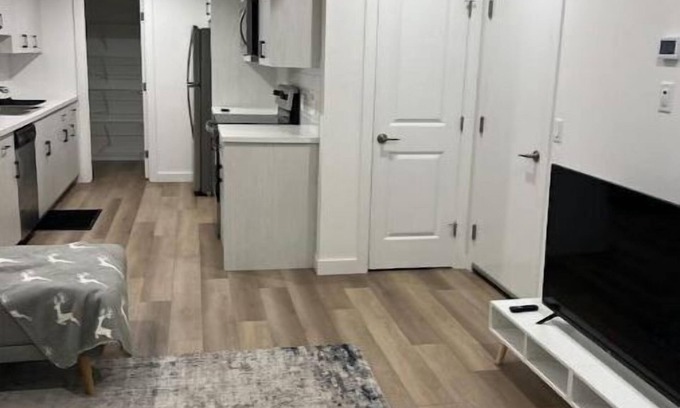 Calgary Apartment | Cozy 1 Bedroom Basement Suite