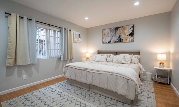 Studio City Apartment | Cozy 1-bedroom fully furnished apartment in charming Studio City!