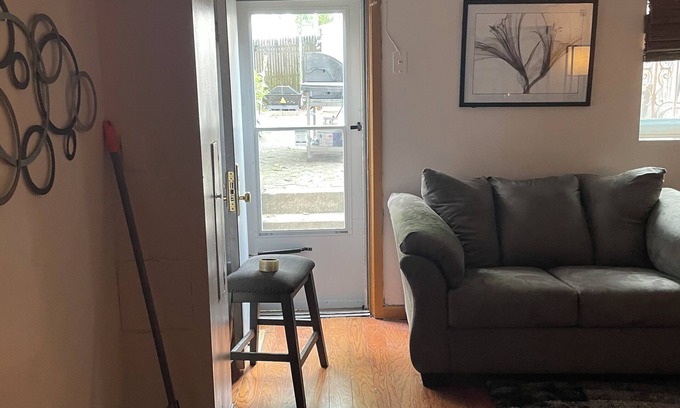 Pelham Gardens Apartment | Cozy 1 Bedroom, Ground Floor Apartment in the Northeast Bronx