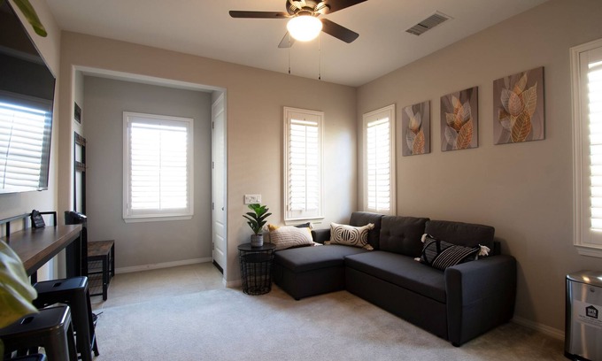 Santa Ana Heights House | Cozy 1 bedroom Guest Suite