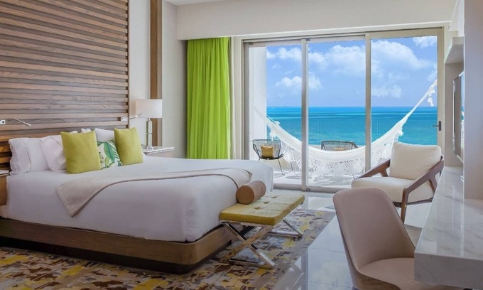 Downtown Cancun Hotel | Cozy 1-bedroom hotel in phenomenal Cancún with WiFi, AC, fitness room