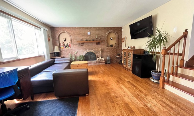 St. Catharines House | Cozy 1-bedroom in house with WiFi, AC in enchanting St. Catharines