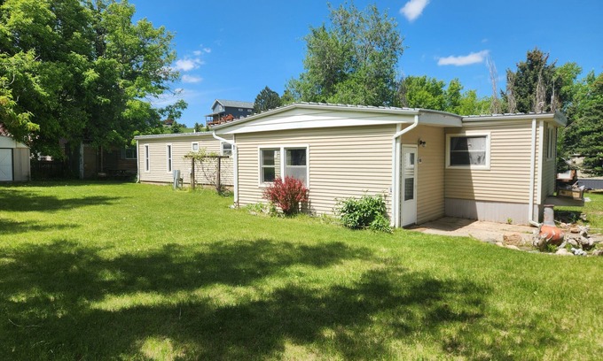 Sturgis House | Cozy 1-bedroom mobile home with AC, WiFi in scenic Sturgis