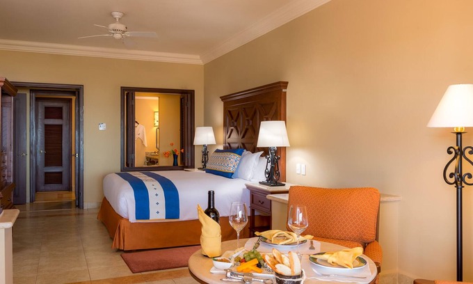 Paraiso Escondido Resort | Cozy 1-bedroom resort with AC, WiFi in enchanting Cabo San Lucas