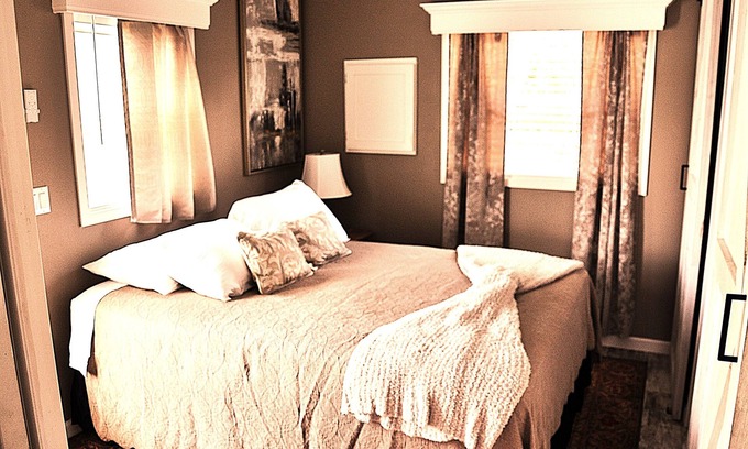 Northside Resort | Cozy 1-bedroom resort in awesome Jacksonville near airport