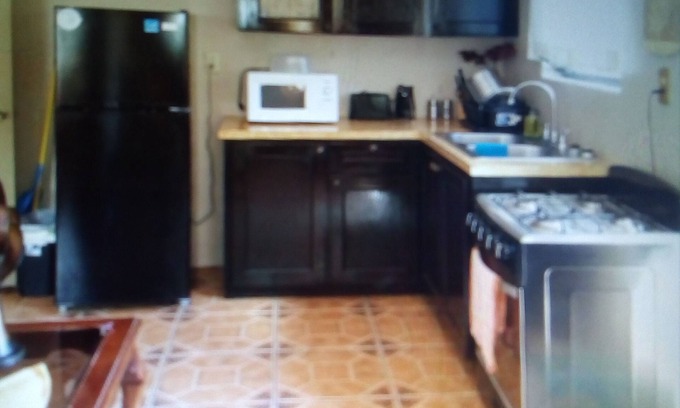 Nassau Apartment | Cozy 1 bedroom studio apt with private entrance located near center of island.