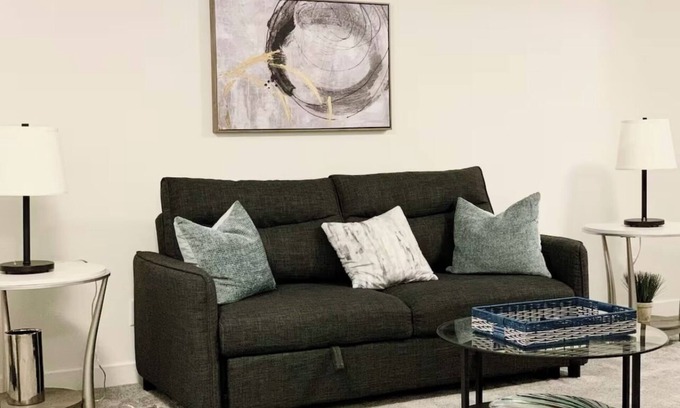 Calgary House | Cozy 1-bedroom suite close to the Airport