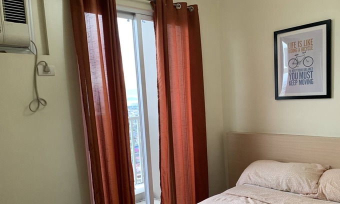 Bangkal Condo | Cozy 1 Bedroom w/ Balcony