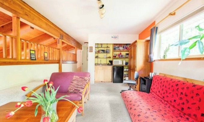 Ponderosa Palisades House | Cozy 1-bedroom with loft in charming Truckee with WiFi