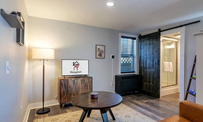 Bar Harbor Apartment | Cozy 1 BR + 4min Walk to Downtown [Blueberry Hill]
