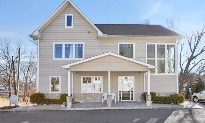 Danbury Apartment | Cozy 1 BR Apt, Kitchen, Central Danbury