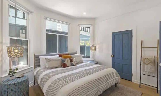 Little Italy House | Cozy 1 BR Casita Overflowing with Natural Light!