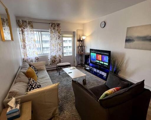 Shaughnessy Village Apartment | Cozy 1 BR in Downtown Montreal