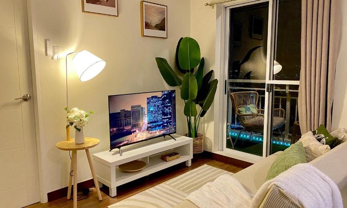 Pasig Apartment | Cozy 1 BR Scandinavian/Tropical Condo with Balcony & Parking