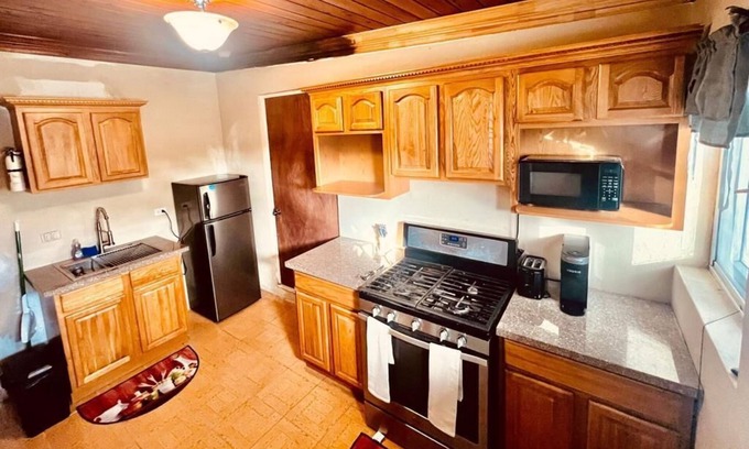 Nassau Apartment | Cozy 1 studio bedroom