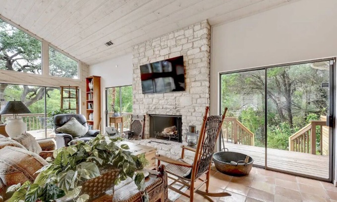 Greenshores House | Cozy 1970's Texas Ranch