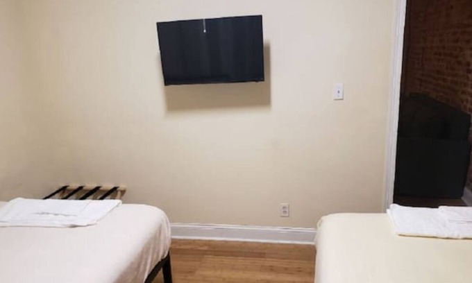 Spruce Hill Apartment | Cozy 1BR Apartment by UPenn