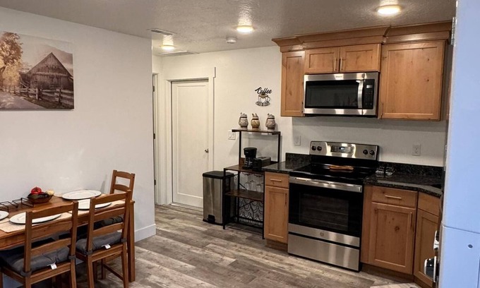 Saratoga Springs Apartment | Cozy 1BR Basement Apt-Private