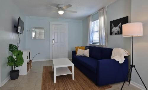 Jacksonville Beach Apartment | Cozy 1BR Beach Hideaway - One block to beach