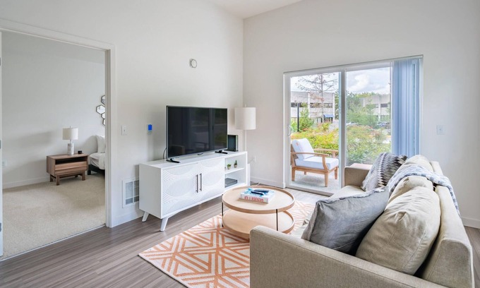 Redmond Apartment | Cozy 1BR in Redmond, Gym + Pet-Friendly