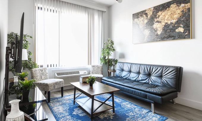 Elizabeth Apartment | Cozy 1BR next to EWR 2031