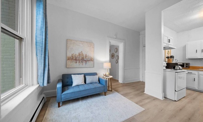Mount Auburn Apartment | Cozy 1BR with Parking | Near UC, Zoo, Downtown
