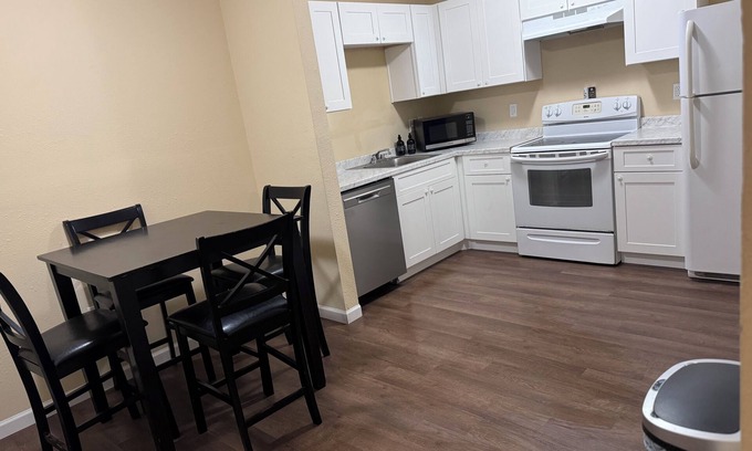 Lake Charles House | Cozy 2/1.5 Townhome 7 Min to Casinos, Dining & Mall.