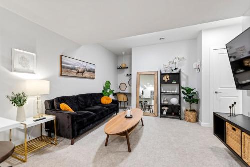 Southeast Calgary House | Cozy 2-Bed 2 Bath Entire Place