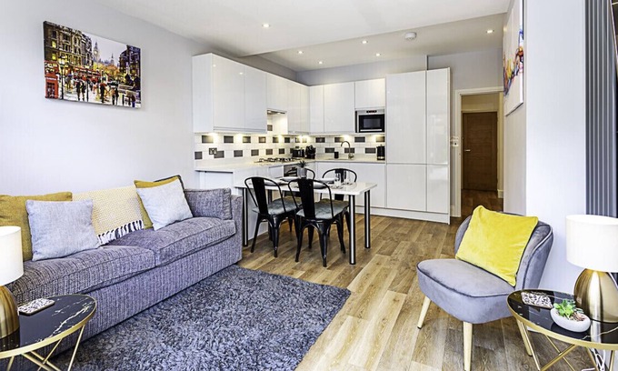Southfield Apartment | Cozy 2 Bed Apartment in Chiswick