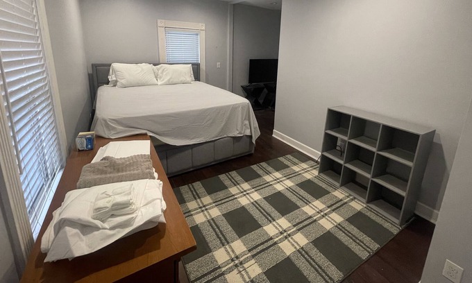 Fitchburg House | Cozy 2 bed suit