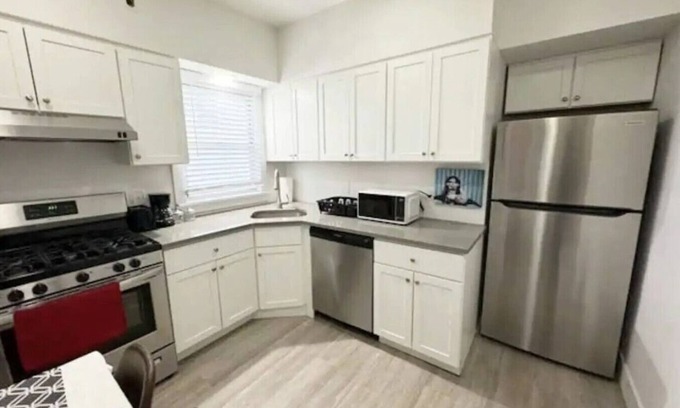 Union City Apartment | Cozy 2 bedroom 1 bath with amazing NYC views