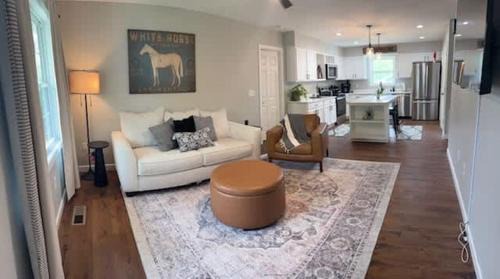 Hendersonville House | Cozy 2 bedroom 2 bath getaway Villa