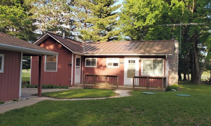 Montello House | Cozy 2 Bedroom All Season Cottage on Montello Lake