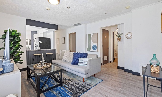 Mapleton/Fall Creek Apartment | Cozy 2 Bedroom Apartment - Close To It All!