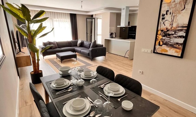 Besiktas Apartment | Cozy 2-bedroom apartment in marvelous Beşiktaş/Istanbul with fitness room, WiFi