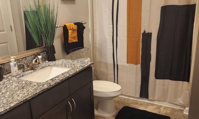 Huntcliff Apartment | Cozy 2-bedroom apartment with WiFi, AC in delightful Columbia