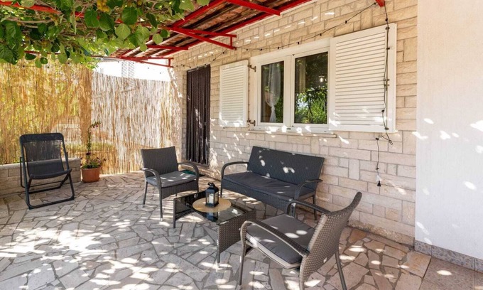 Peruski Apartment | Cozy 2-bedroom apartment in enjoyable Peruški