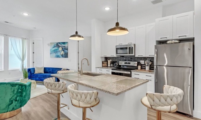 Castleberry Hill Apartment | Cozy 2-bedroom apartment in the heart of Atlanta with AC, WiFi & public transpor