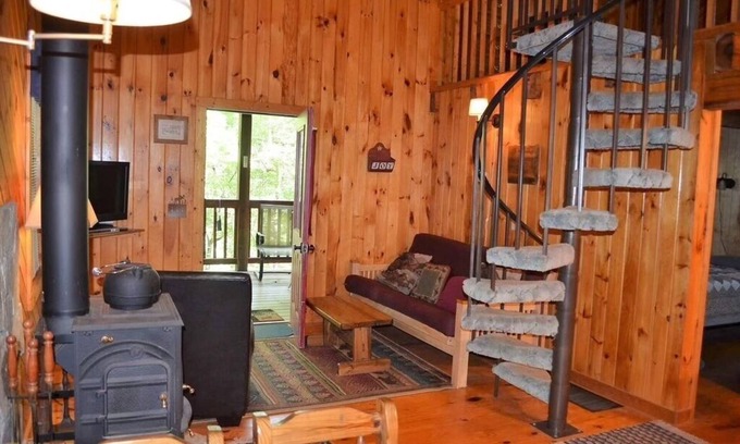 Blairsville Cabin | Cozy 2-bedroom cabin in awesome Blairsville with ac and wifi.