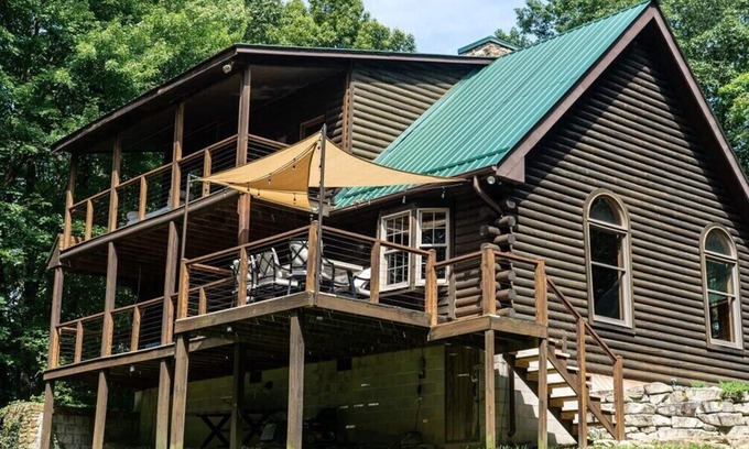 Monterey Cabin | Cozy 2 bedroom cabin nestled in wooded hideaway