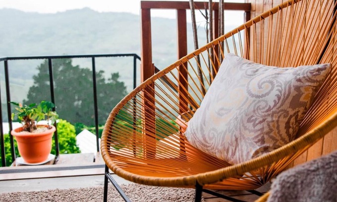 Monteverde Ski Chalet | Cozy 2-bedroom chalet in welcoming Monteverde with WiFi