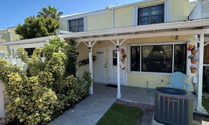 Fort Pierce Shores Condo | Cozy 2-bedroom condo with AC, WiFi in lovely Hutchinson Island. Lots of space,