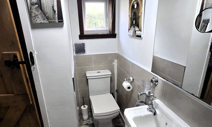 Holmbridge Cottage | Cozy 2-Bedroom Cottage – Just outside of Holmfirth